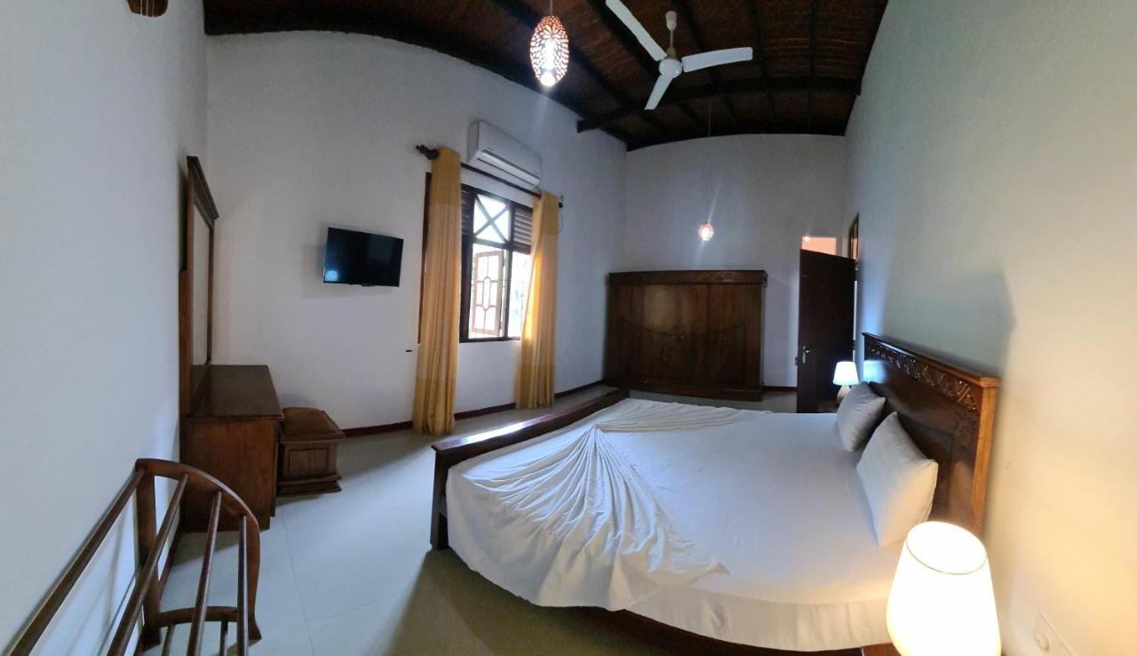 Golden Relax Villa With Pool, Restaurant & European Service Eramudugaha Exterior foto