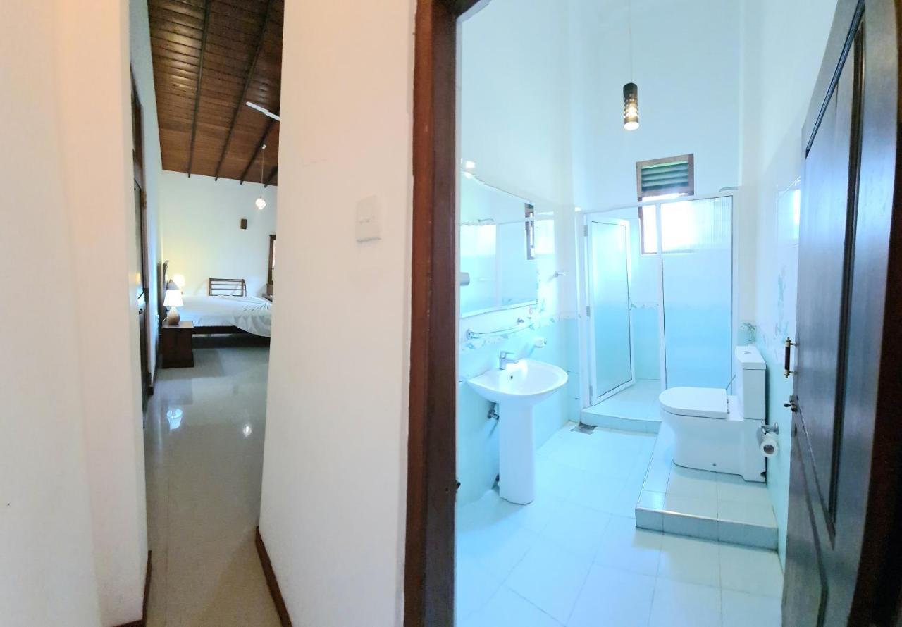 Golden Relax Villa With Pool, Restaurant & European Service Eramudugaha Exterior foto