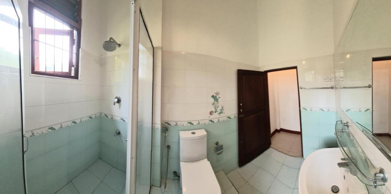 Golden Relax Villa With Pool, Restaurant & European Service Eramudugaha Exterior foto